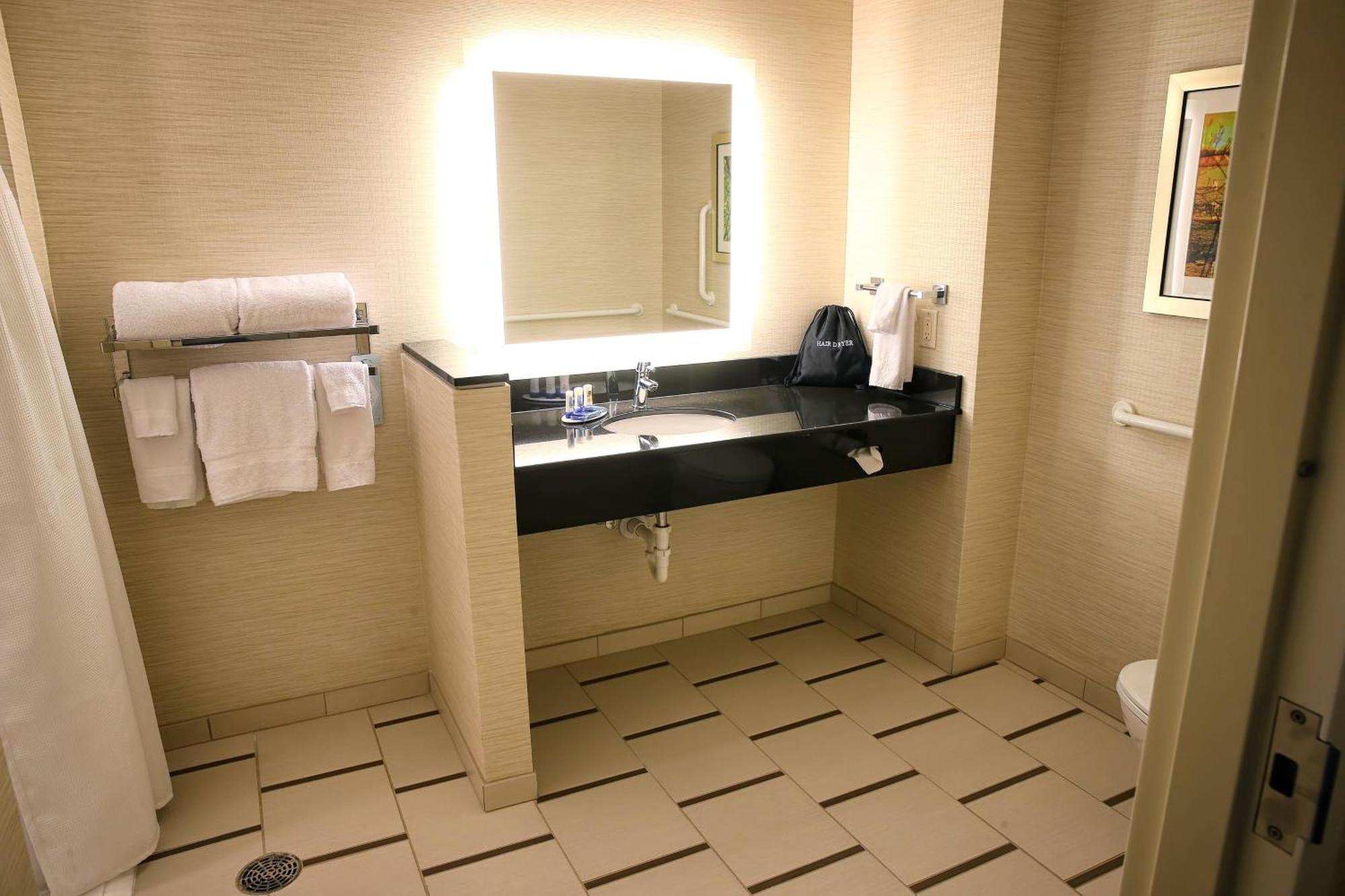 Fairfield Inn & Suites By Marriott Madison Verona Экстерьер фото